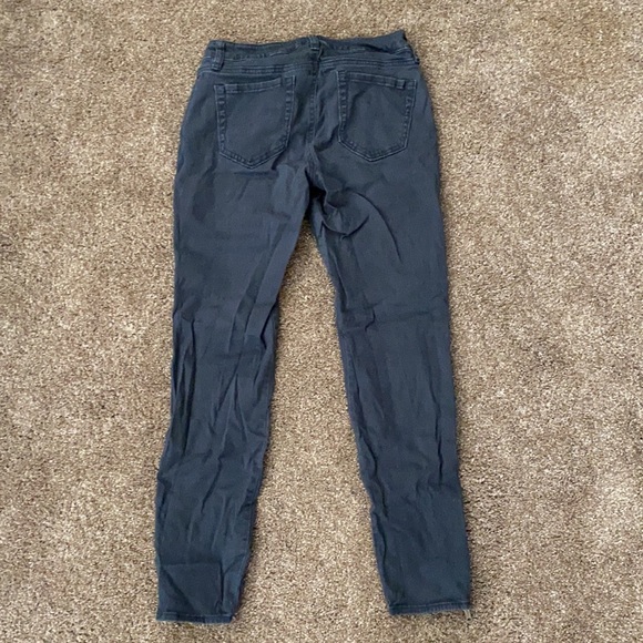 Old Navy Jeans - Picture 2 of 6